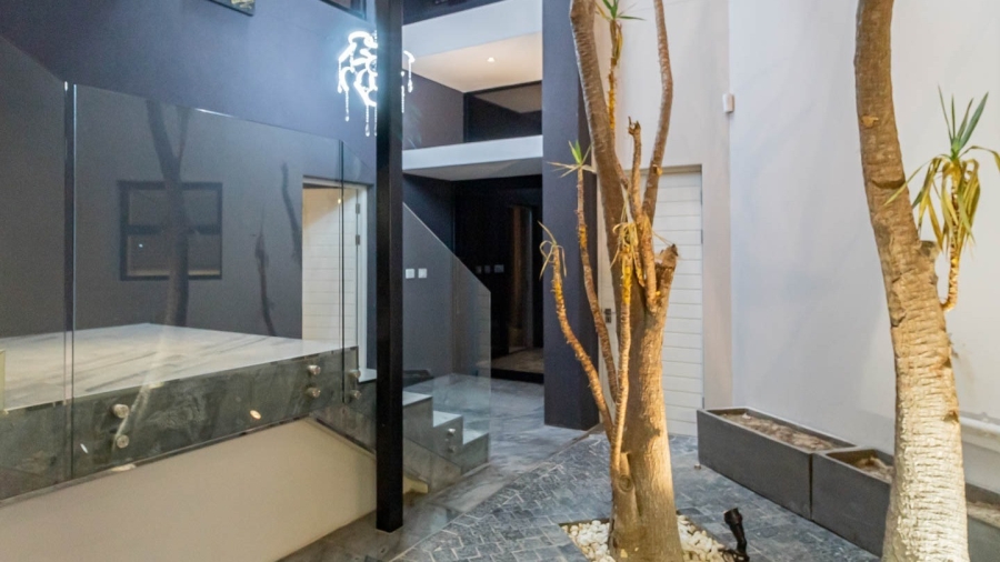 5 Bedroom Property for Sale in Bloubergstrand Western Cape